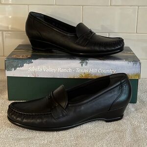 SAS Easier Comfort Loafer - Black Leather -  size 8.5 S